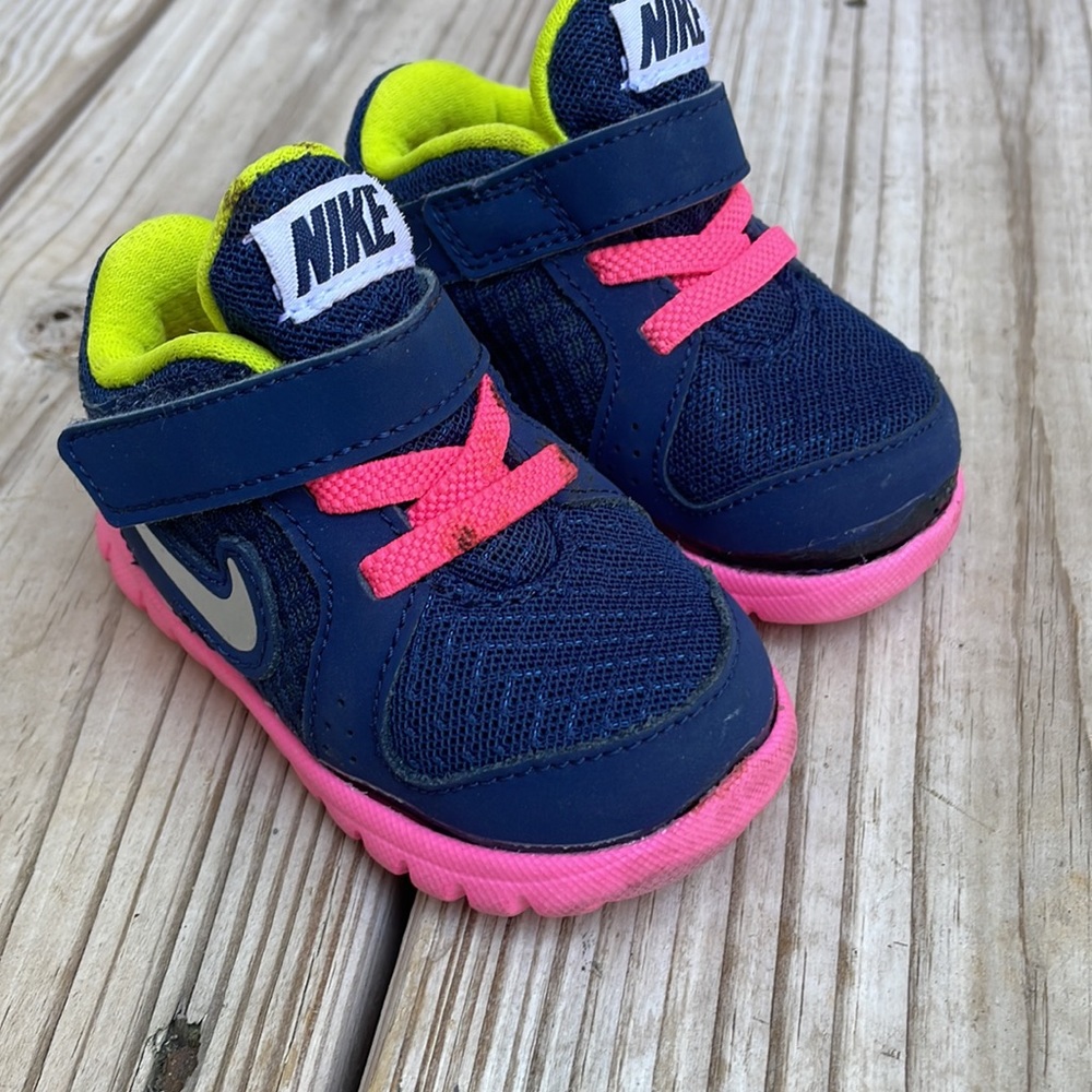 NIKE- Little Kids FLEX Sneakers Size 3C